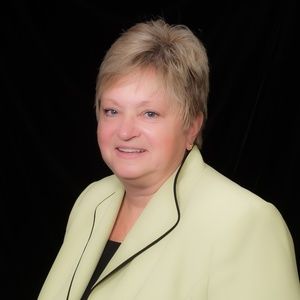 Meet your Posher, Shirley